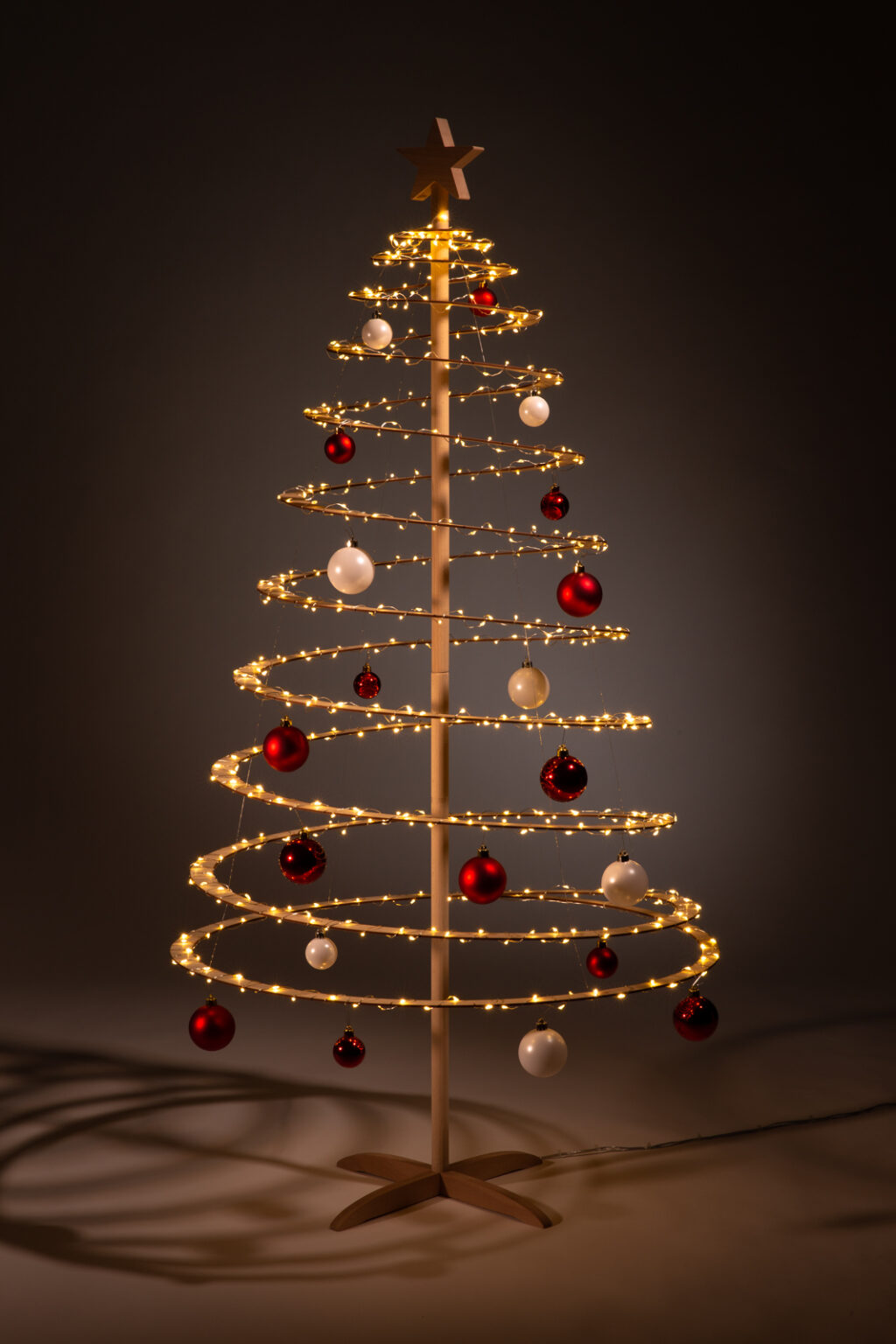 Leuke kerstbomen van hout koop je online bij  - OBS